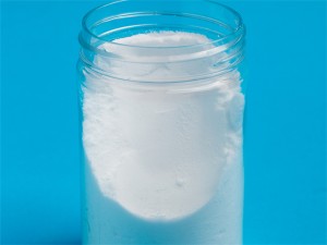 cyanuric acid pool chlorine stabilizer
