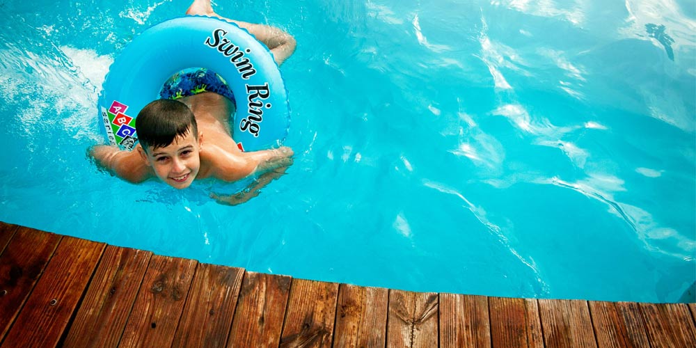 What causes high cyanuric acid in pool？